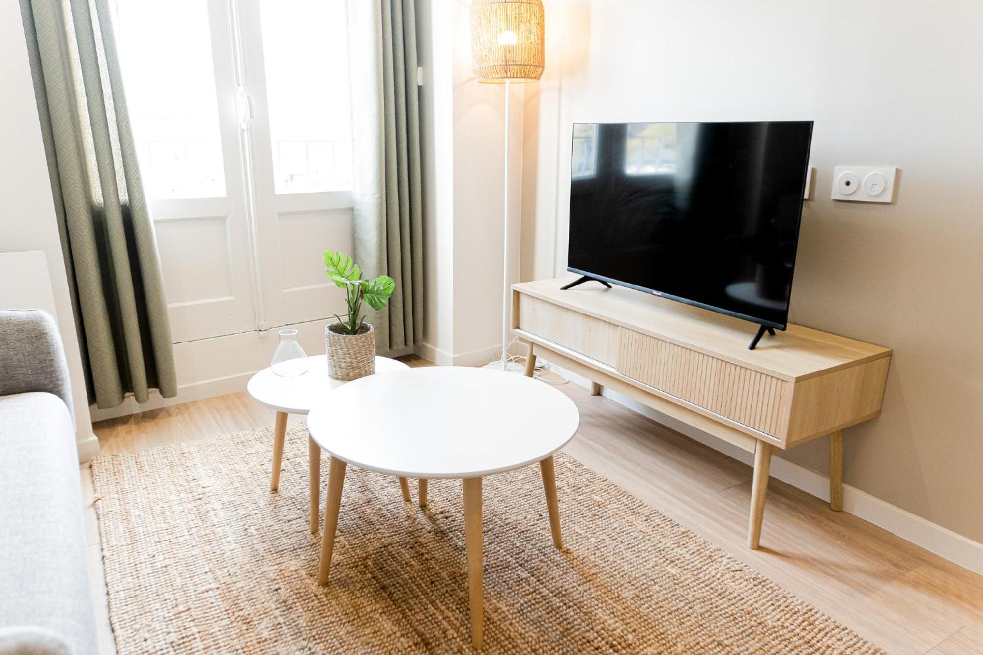 Appartement L'elegant - Beau Avec Vue Sarthe - Gare - Tram - Centre